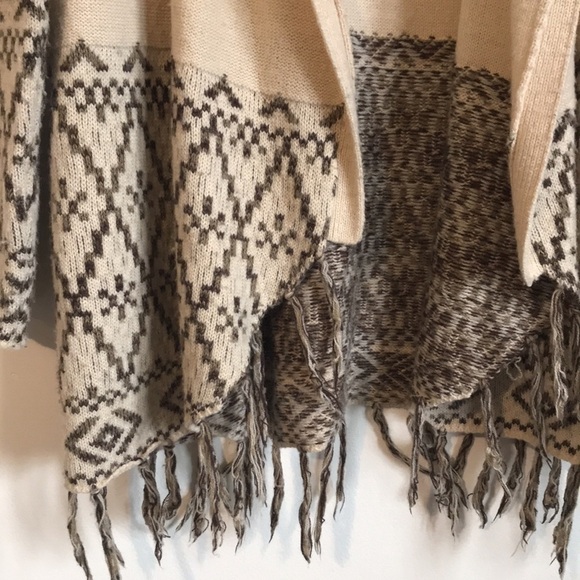 Harlow wool blend Open Front Cardigan with Fringe Black gray Cream Aztec Size S - Picture 3 of 13